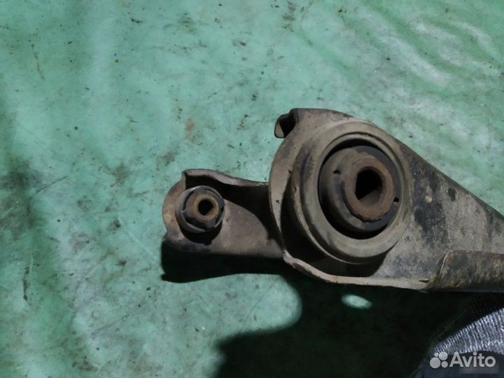 Рычаг подвески передний правый Renault Logan