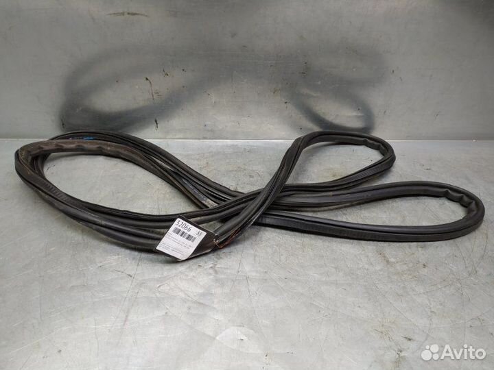 Уплотнитель багажника skoda Octavia (A5 1Z) 2004-2