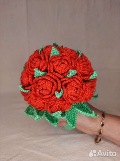 Вязаный букет цветов ручной работы