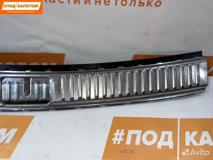 Обшивка отсека багажника Volkswagen Touareg 2 2012