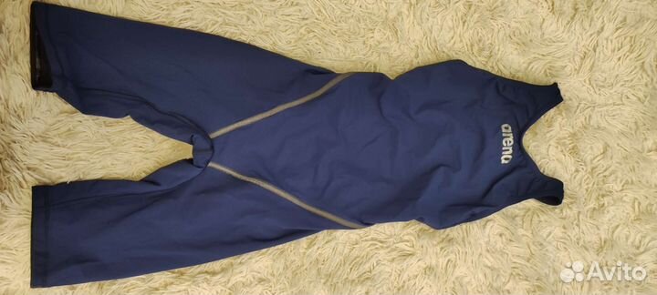 Гидрокостюм для плавания