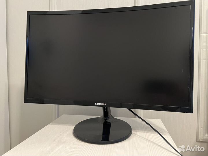 Монитор Samsung 24 изогнутый