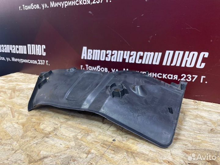 Подкрылок задний правый Renault Logan