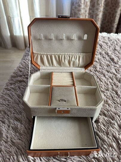 Шкатулка для украшений