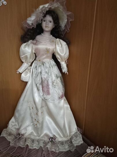 Кукла декоративная на подставке