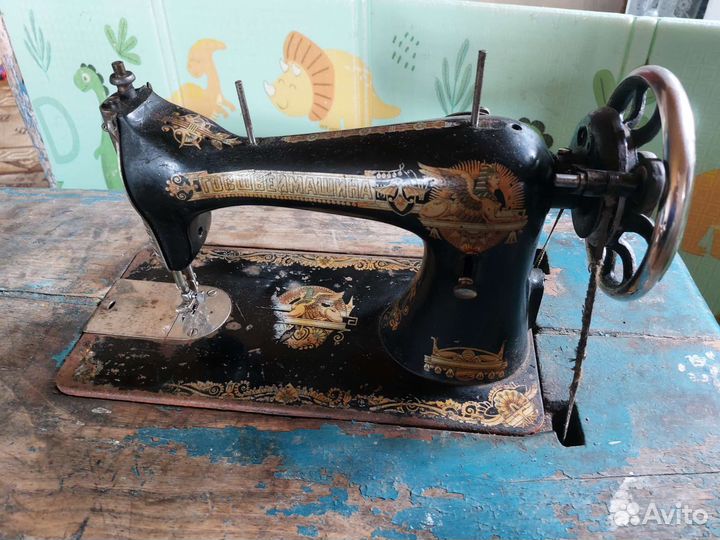 Швейная машинка зингер