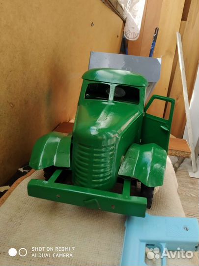 Детские железные машины