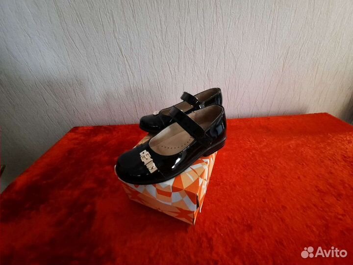Туфли для девочки 29размер