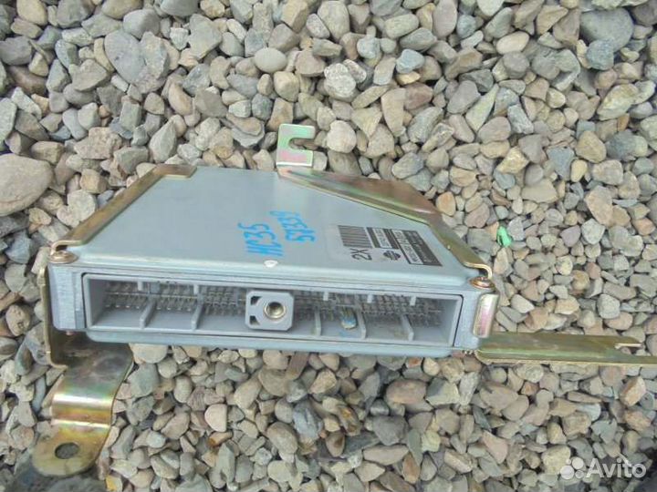 Блок efi Nissan Laurel HC35 RB20DE 2001/2