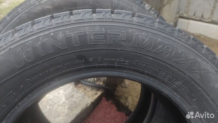 Dunlop SP Winter Maxx WM01 215/60 R16