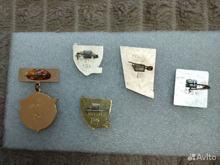 Значки хк Трактор