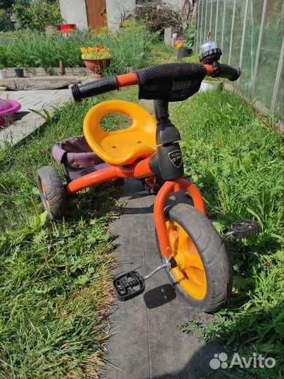 Трехколесный велосипед