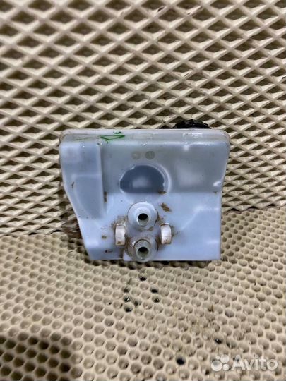 Тормозной бачок / Peugeot 206