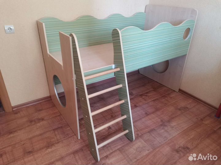 Мебель в детскую комнату