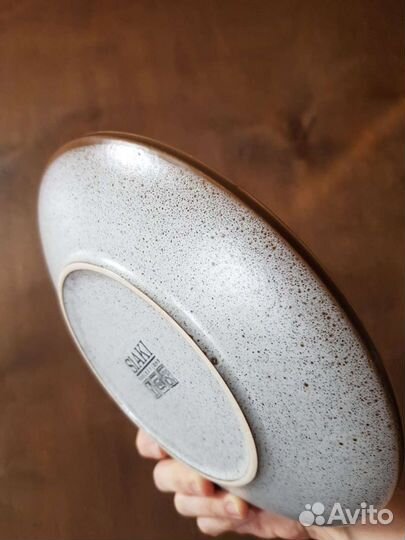 Тарелки и другая посуда