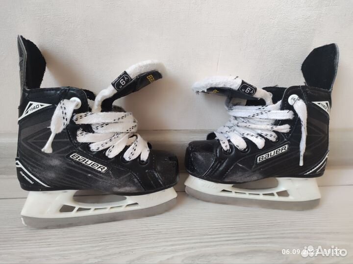 Коньки хоккейные