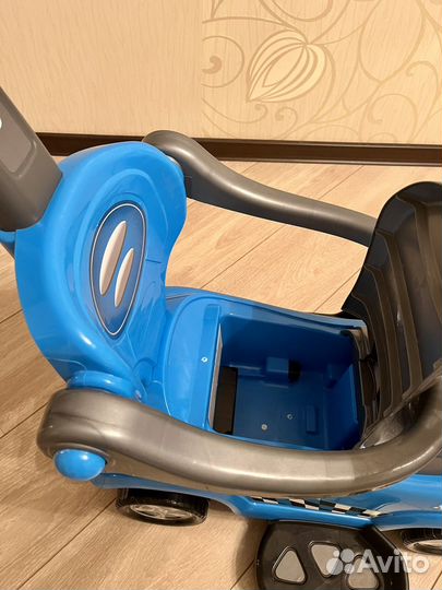 Машинка каталка с ручкой