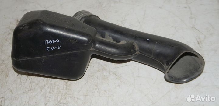 Воздухозаборник 04E129618D VW Polo