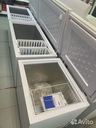 Морозильный ларь с глухой крышкой новый