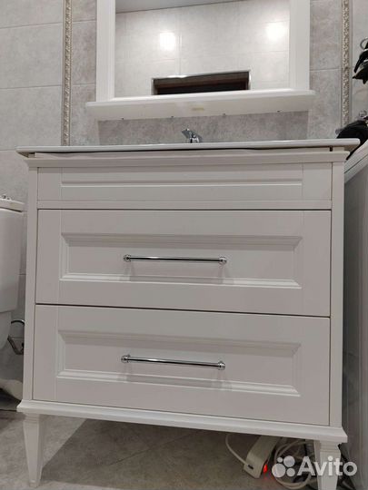 Продается зеркало с тумбой