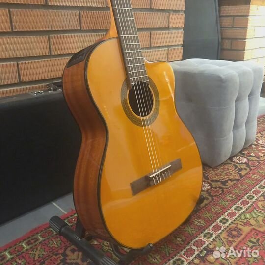 Классическая гитара с подключением Takamine GC1CE