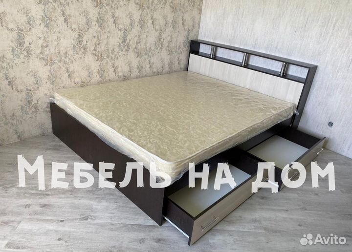 Кровать с матрасом