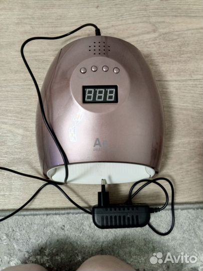 Уф лампа для ногтей