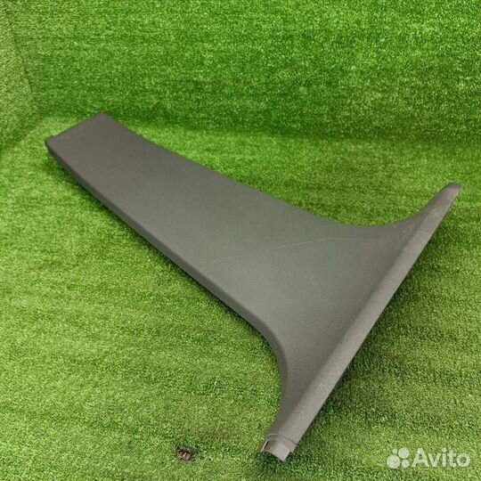 Обшивка центральной стойки правая нижняя Ford 2