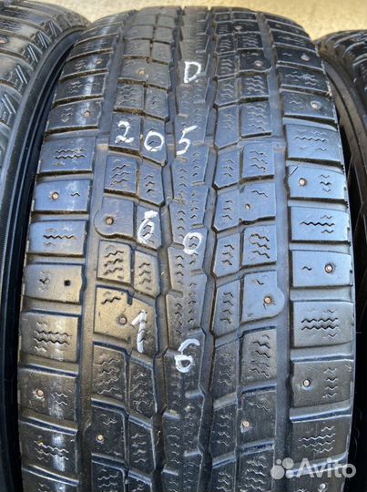 Dunlop SP Winter Ice 01 205/60 R16 92T