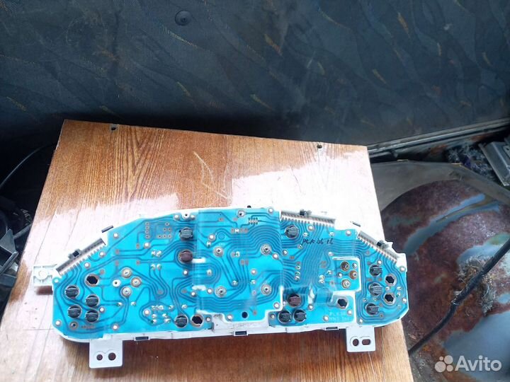 Панель щиток приборов Mazda 323 BA