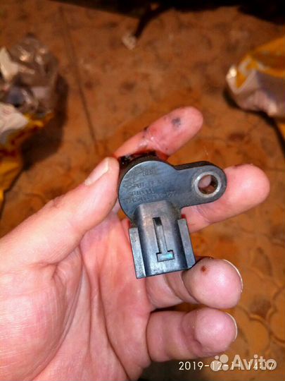 Датчик распредвала на Ниссан Альмера классик