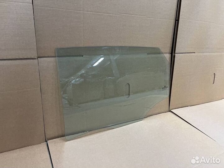 Стекло задней правой двери IX 35 новое оригинал