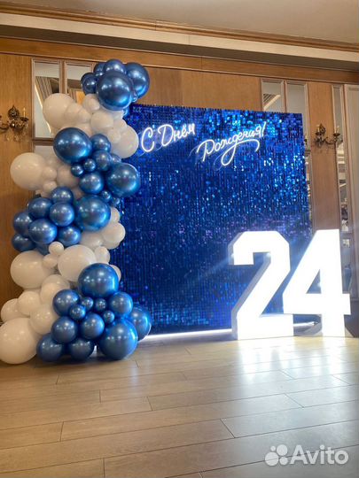 Фотозона из синих паеток