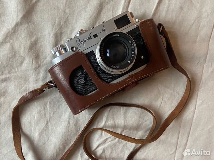Плёночный фотоаппарат Зоркий-4