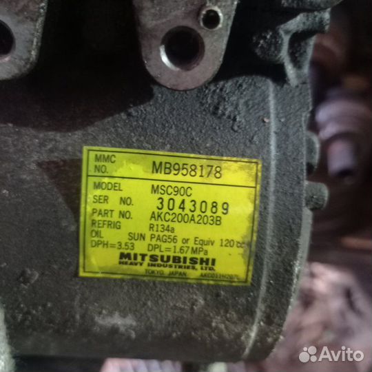 Компрессор кондиционера Mitsubishi Carisma