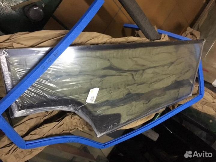 Стекло заднее правое Caterpillar