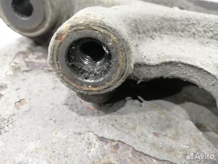 Кулак задней подвески Прав. Range Rover Sport L320