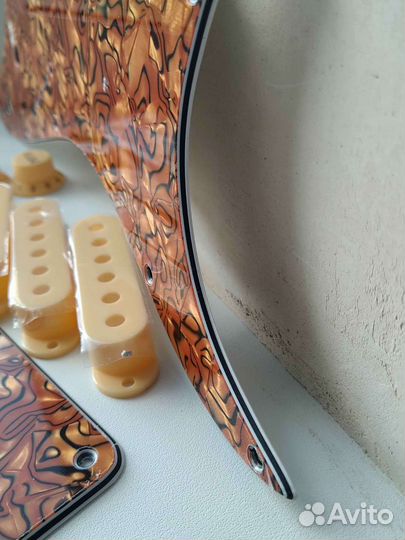 Пикгард SSS Tiger Stripe Shell/Pearl Tint