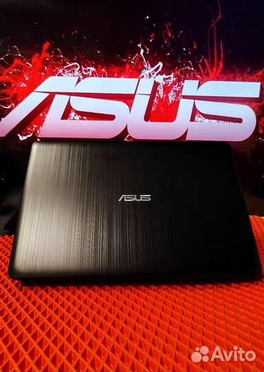Ноутбук Asus i3 + SSD