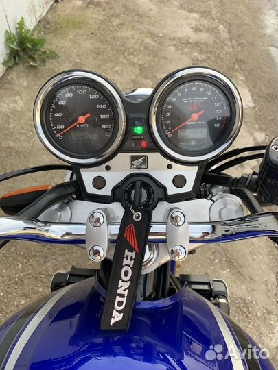 Honda CB400 SF vtec-2