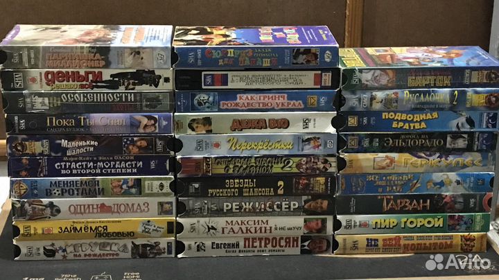 Видеокассеты (комедии;мультфильмы)