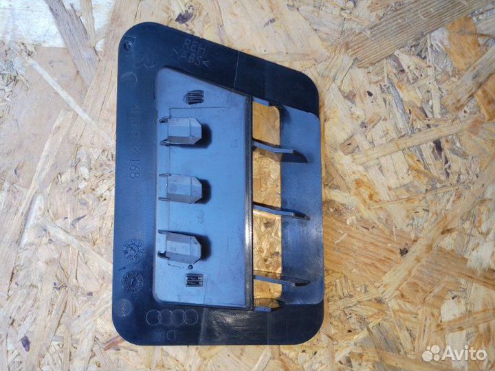 Дефлектор воздушный правый Audi A8 D4 long 4.2