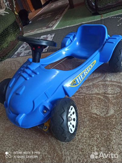 Детская педальная машина