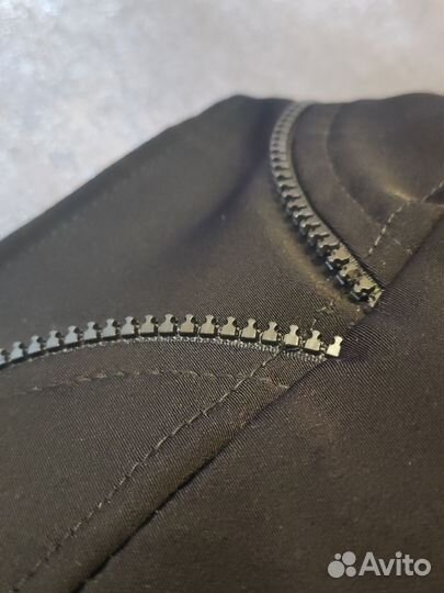 Черная мини-юбка