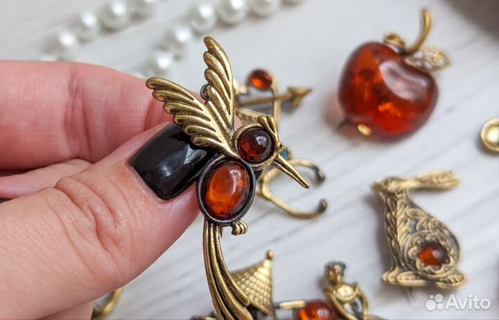 Брошки в ассортименте