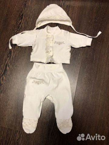 Комплект на выписку для девочки