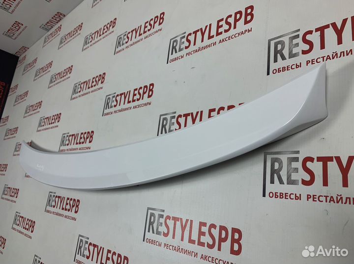 Спойлер на Багажник Toyota Corolla 150 Белый