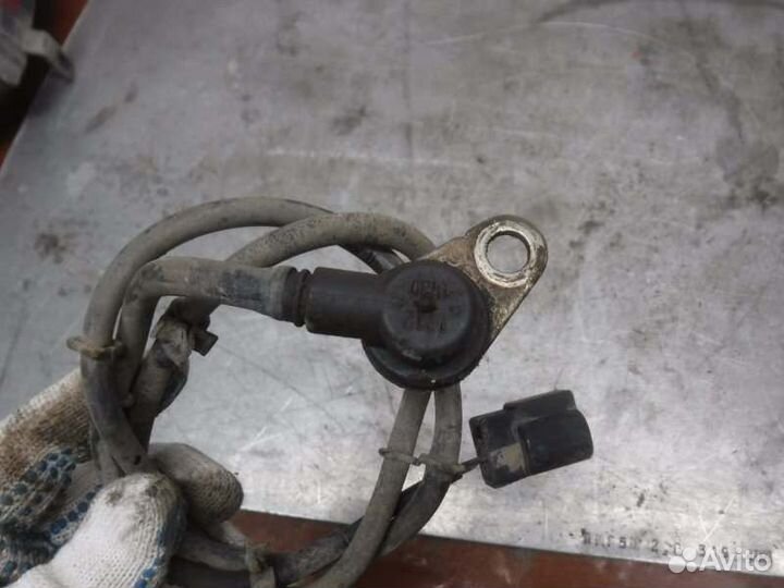 Датчик abs передний левый Mitsubishi Pajero 3 6G74