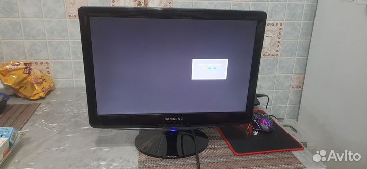 Монитор Samsung