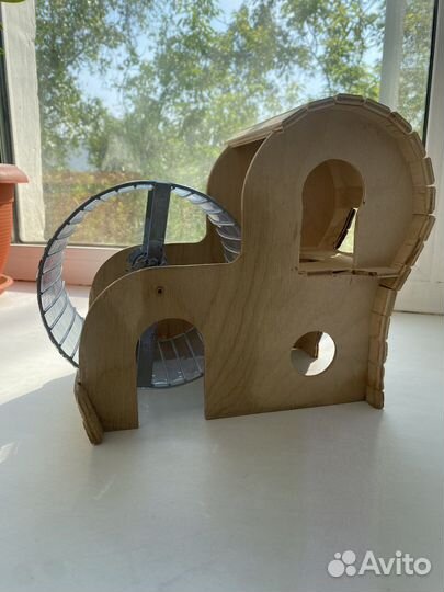 Колесо с домиком для хомяка